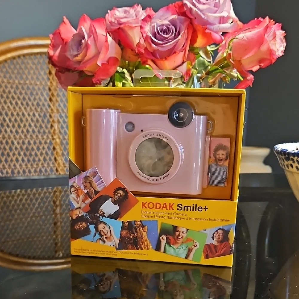 Kodak Smile+ Instant Print Camera - Light Pink